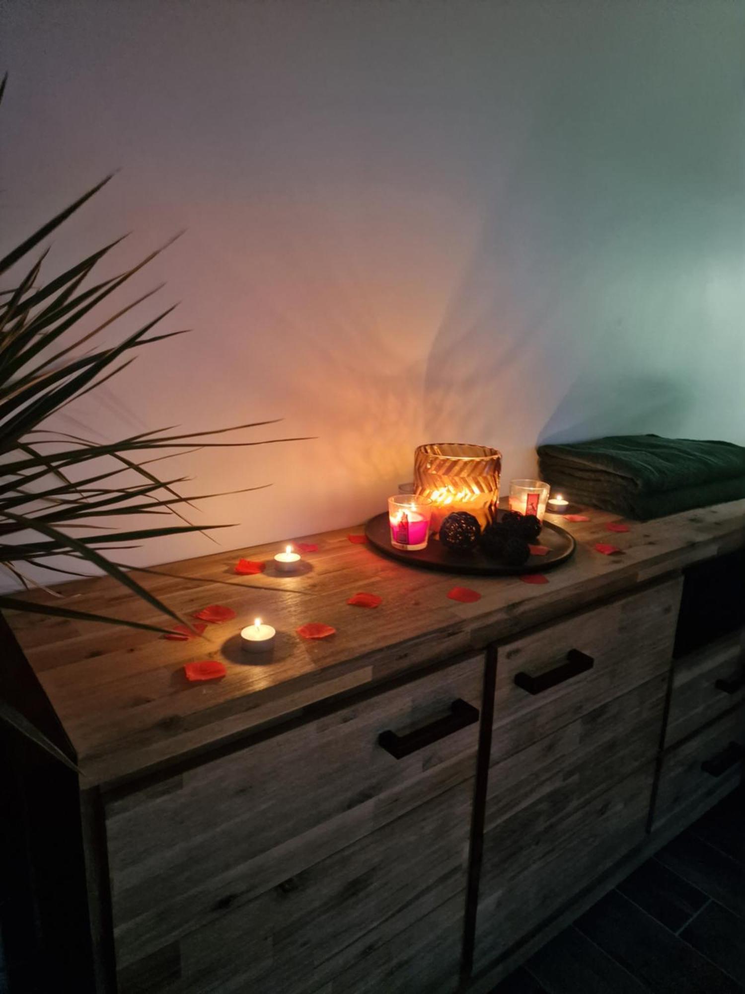 Atoumo Appartement Love Jacuzzi & Jardin Disneyland Paris Quincy-Voisins Eksteriør billede